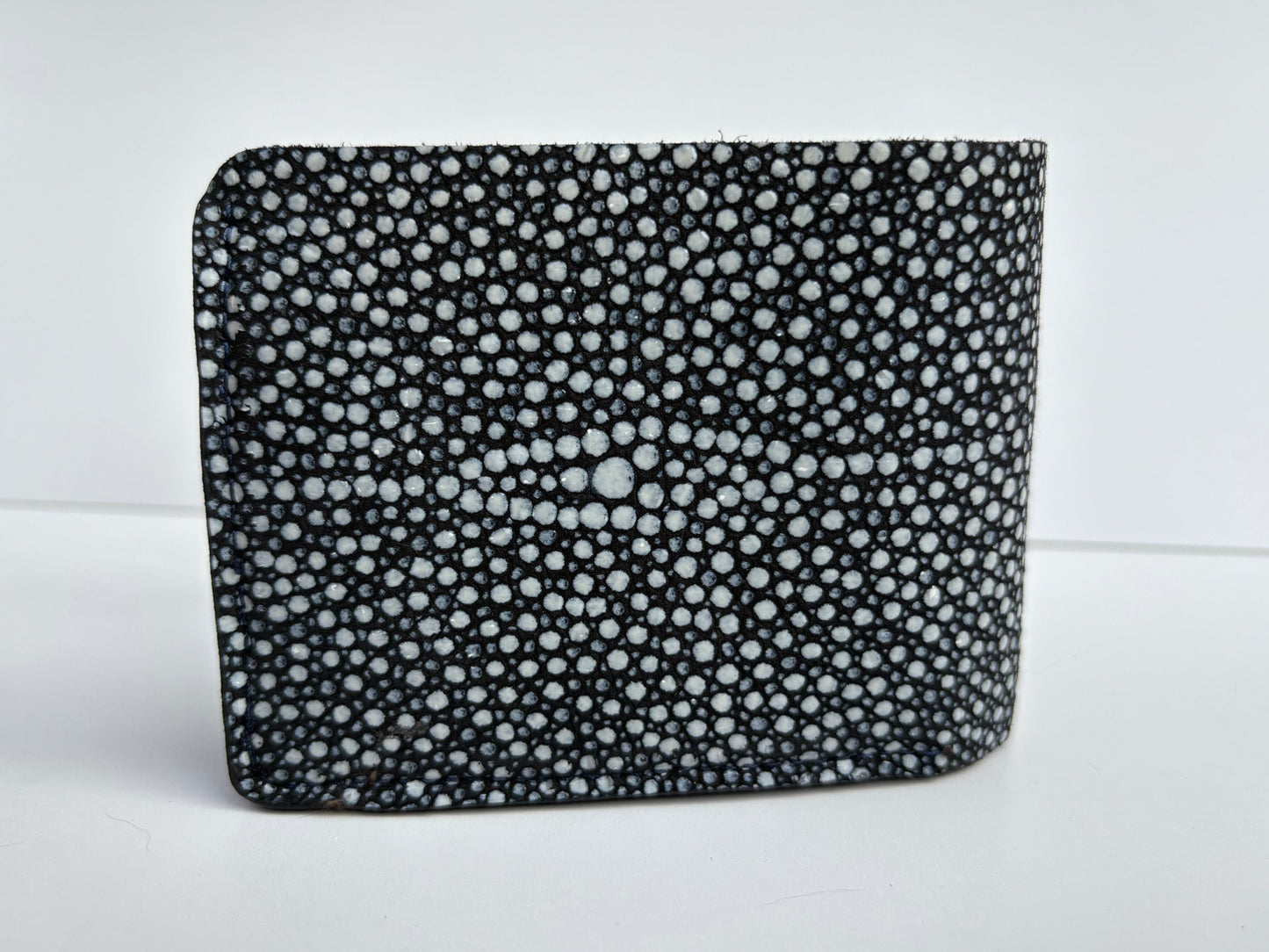 Bi Fold Stingray Skin Wallet | Ocean-inspired Everyday Carry.