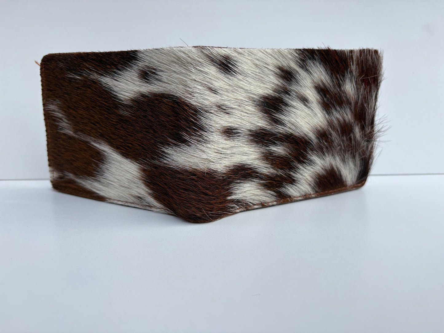 Bi Fold Goat Skin Wallet | Flexible, Resilient, Premium Comfort.